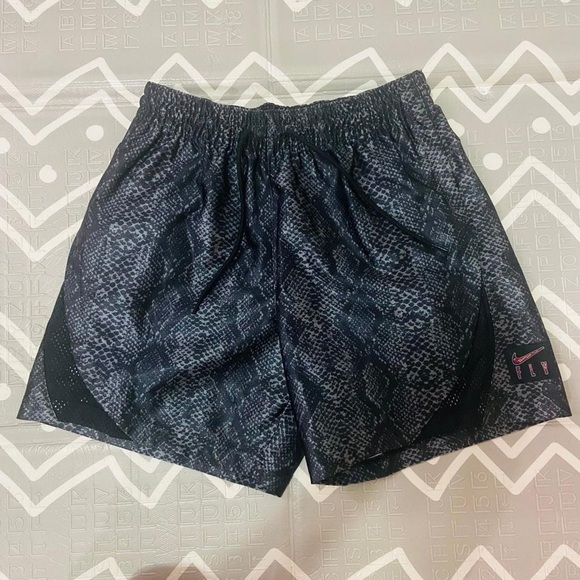 Nike limited edition animal snake print shorts - Picture 1 of 5